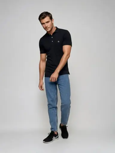 Signature Luxe Tee – Minimalist Icon